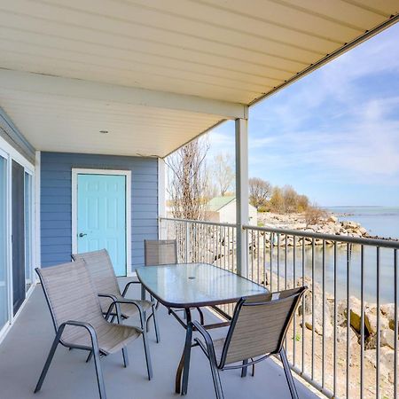 Cozy Lakefront Middle Bass Retreat With Balcony Put-in-Bay Bagian luar foto