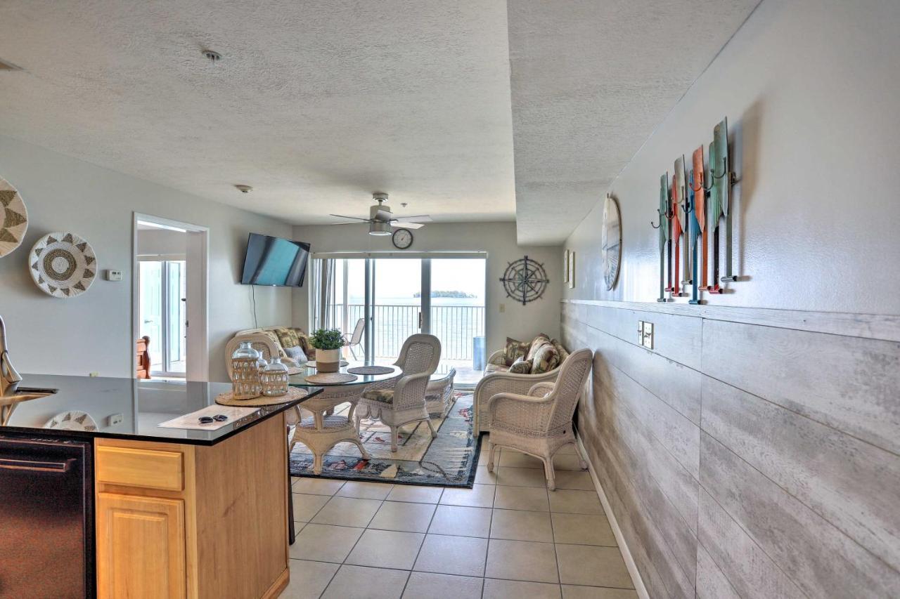 Cozy Lakefront Middle Bass Retreat With Balcony Put-in-Bay Bagian luar foto