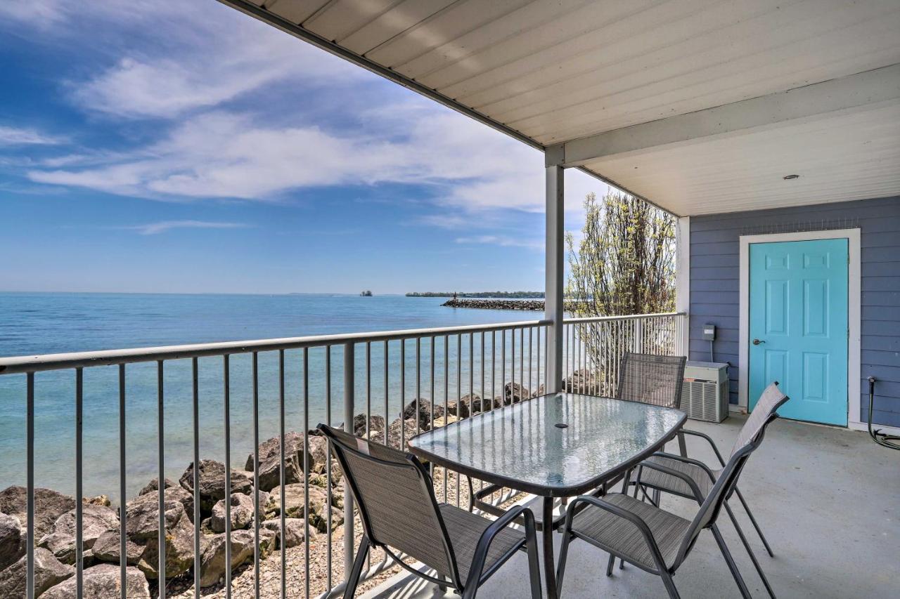Cozy Lakefront Middle Bass Retreat With Balcony Put-in-Bay Bagian luar foto