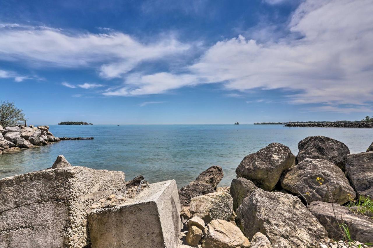 Cozy Lakefront Middle Bass Retreat With Balcony Put-in-Bay Bagian luar foto