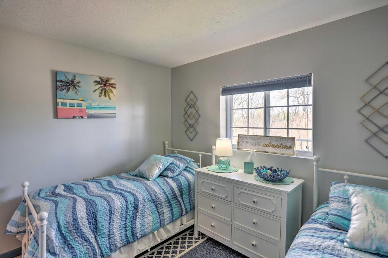 Cozy Lakefront Middle Bass Retreat With Balcony Put-in-Bay Bagian luar foto