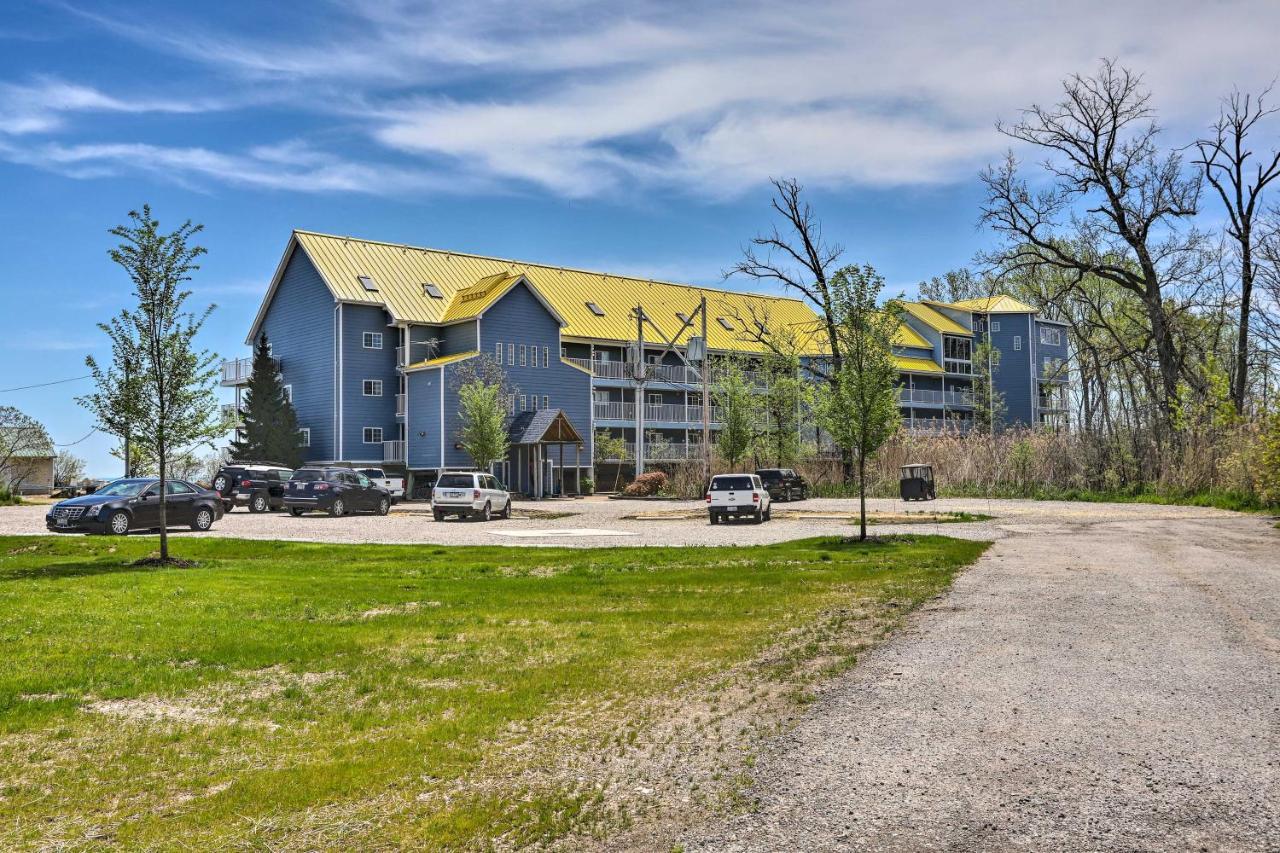 Cozy Lakefront Middle Bass Retreat With Balcony Put-in-Bay Bagian luar foto