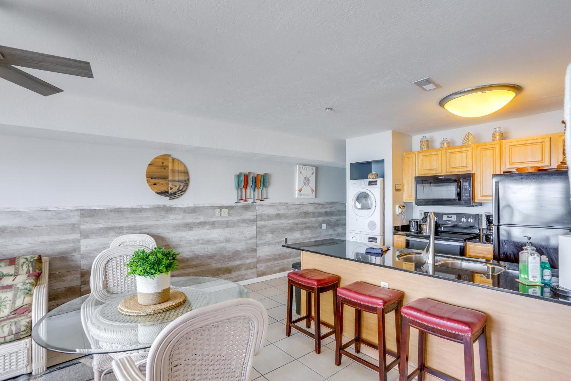 Cozy Lakefront Middle Bass Retreat With Balcony Put-in-Bay Bagian luar foto