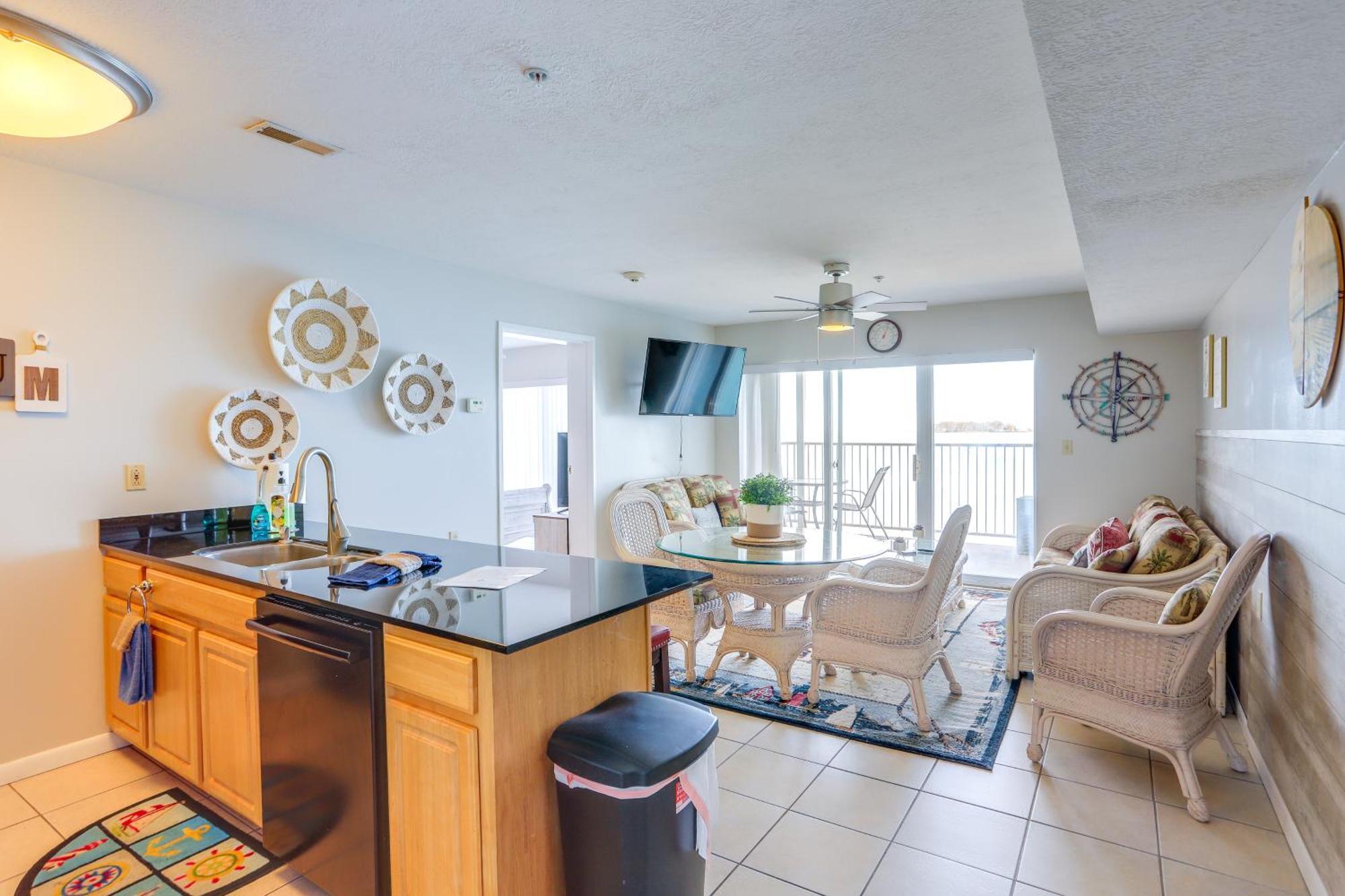 Cozy Lakefront Middle Bass Retreat With Balcony Put-in-Bay Bagian luar foto